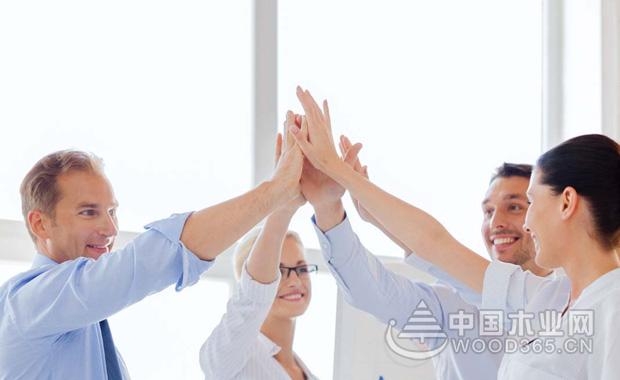 七夕夜，珠海日月贝亮起满屏爱心！